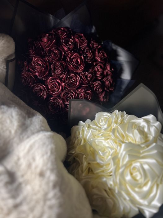 Buchete /aranjamente florale: trandafiri satin