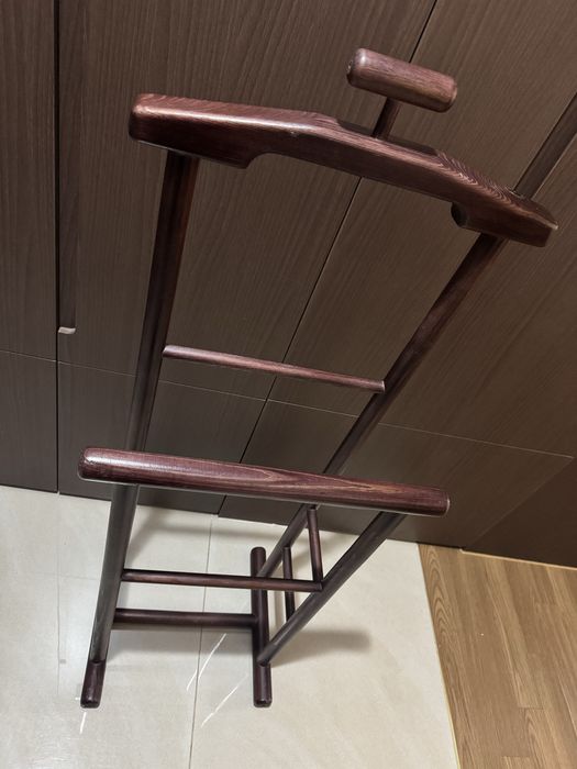 Немой слуга. Вешалка