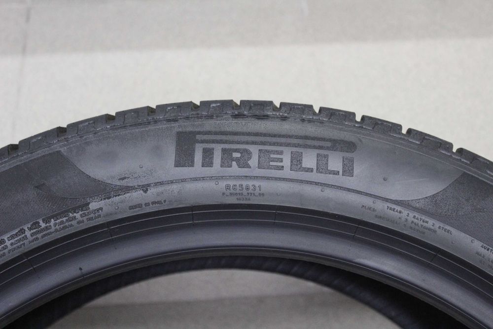 325/35-22 Pirelli Scorpion Winter