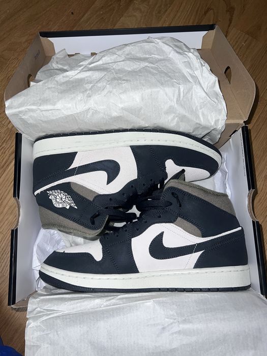 Nike Air Jordan 1 Mid