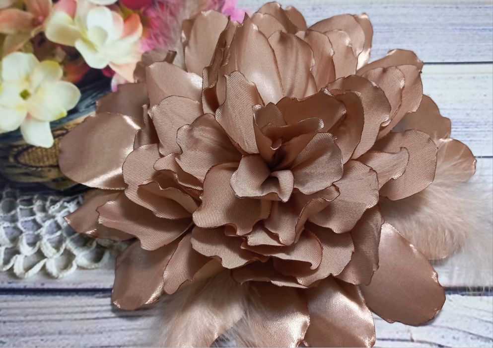 Броши ручной работы