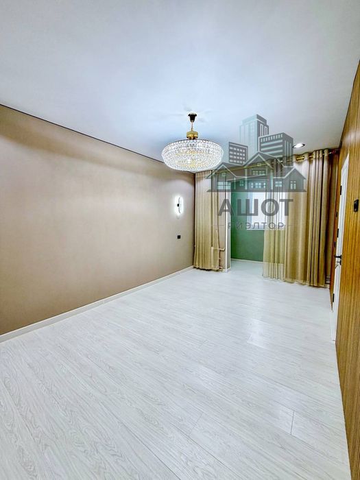 1в2/2/4 массив Феруза,ор-р Таксопарк,новый ремонт,35 м2,балкон 1.5*3