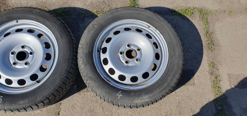 Set 4 cauciucuri de iarna cu jante de tabla GOLF 7