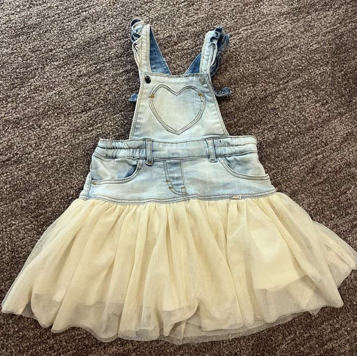 Поли Mayoral     .