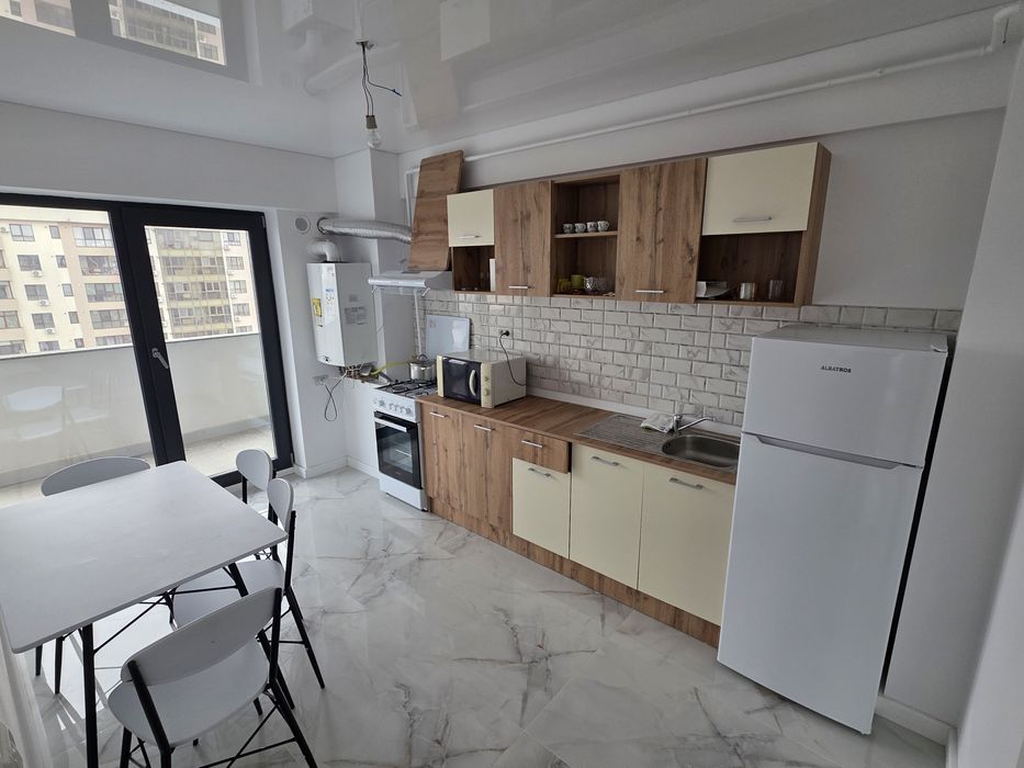 Inchiriez apartament doua camere  adamant towers ,500 eur,lunar