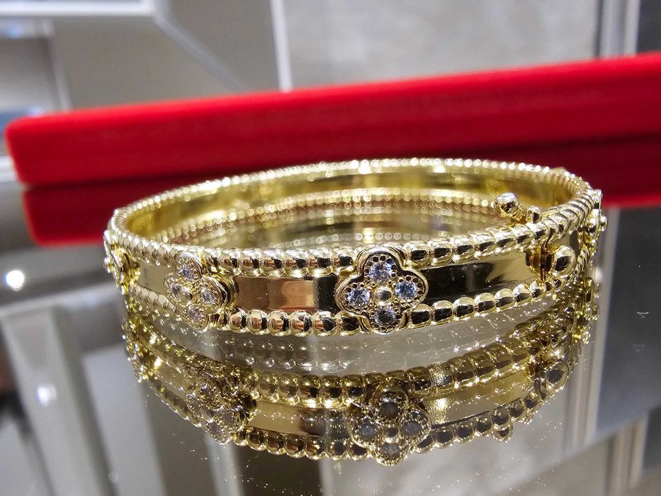 Van Cleef & Arpels VCA Gold Diamond Sweet Perlée Дамска Гривна