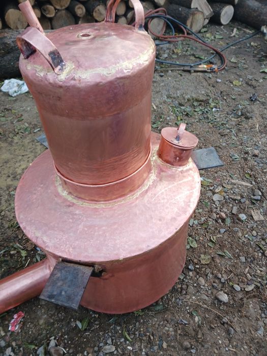 Vand un cazan de facut palinca din cupru alimentar