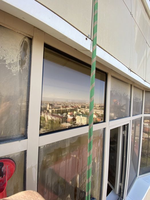 Альпинист . Мытье окон и т.д