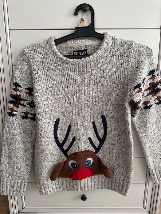 Pulover cu motive de iarna