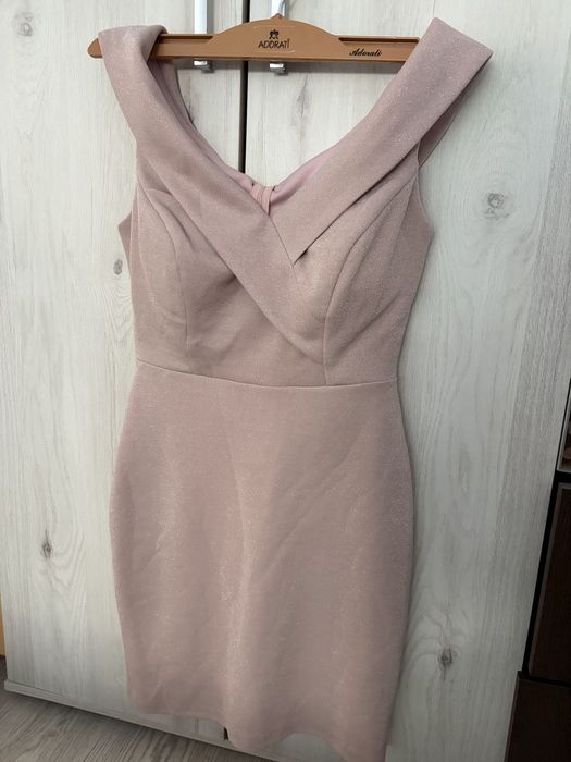 Rochie roz cu sclipici marimea 40