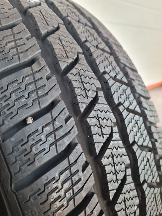 Зимни гуми за Бус 4 броя CONTINENTAL ContactWinter 195 60 R16C дот3915