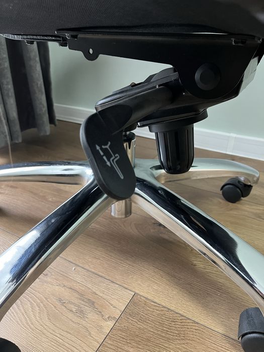 Президетски стол от кожа