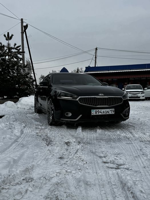 Kia k7………………………………………..