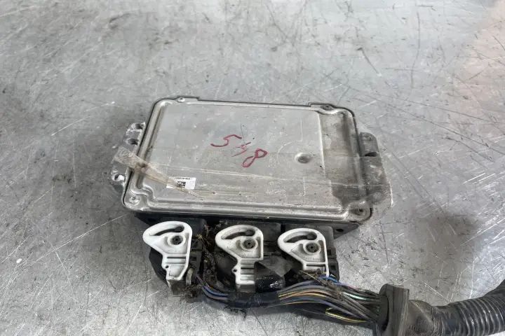 Calculator motor ECU 0281011995 / 0 281 011 995 Ford Focus 2006