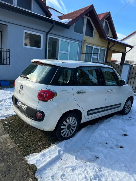Vând Fiat 500L 2013 benzină