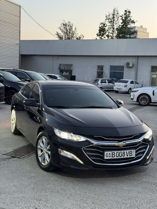 Chevrolet Malibu 2021 — 2