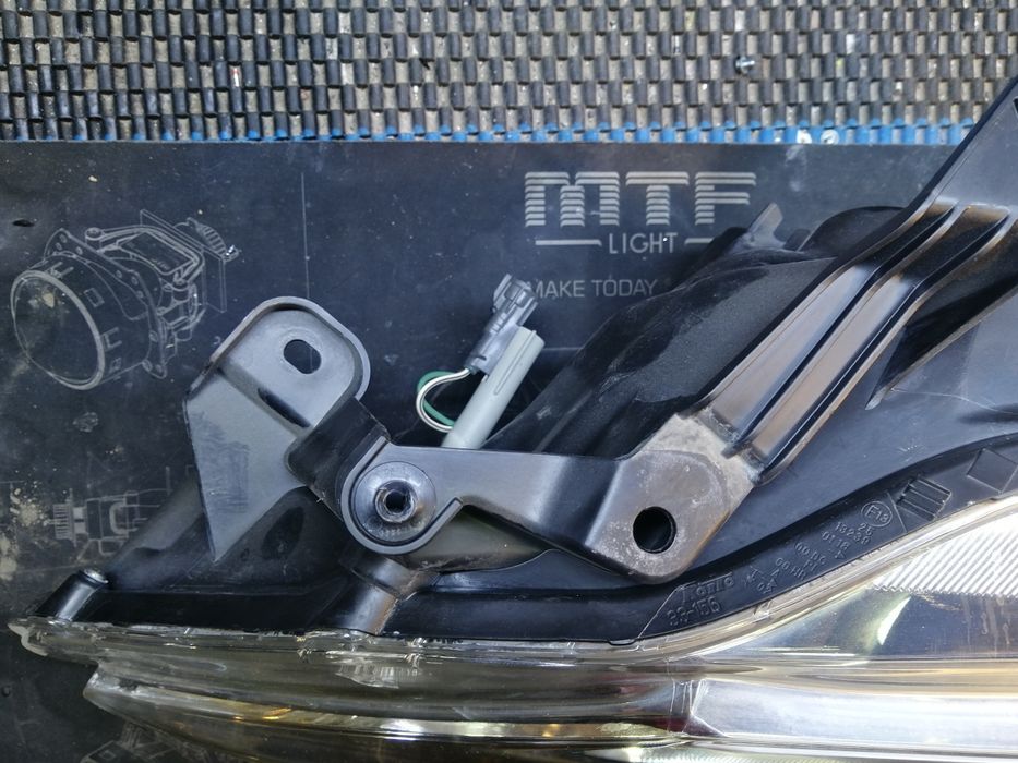 Фара камри 50 Европа левая