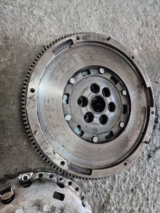 Kit ambreiaj volanta vw t5 2.0 CAA 6 trepte caravelle multivan transpo