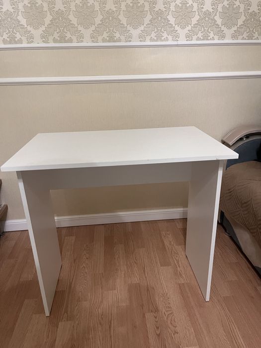 Продам письменный столик