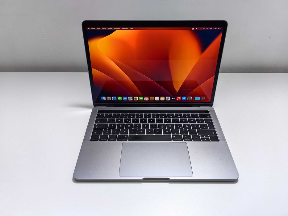 Macbook PRO 13 2018 Touchbar i7 16gb  baterie ca NOUA Factura GARANTIE