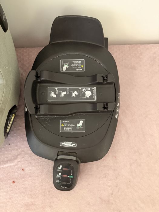 Scaun auto Nuna + bază Isofix rotativă