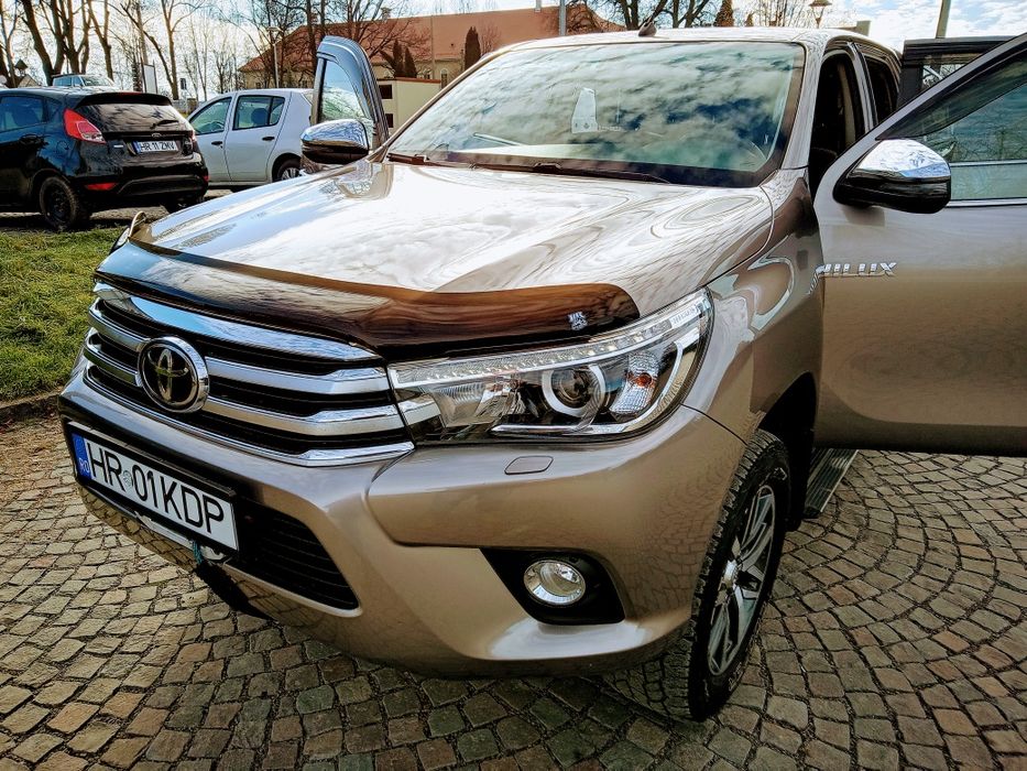 Toyota Hilux 2.4 D4D an 2017 cutie manuala!