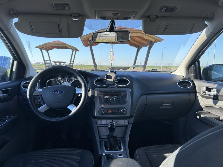 Ford Focus 1.6 benzina 2010