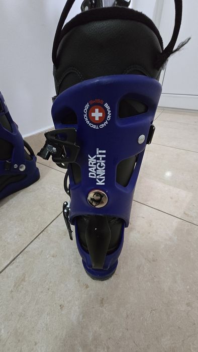 Vând clapari Dahu Dark Knight model 2019 mărimea 42