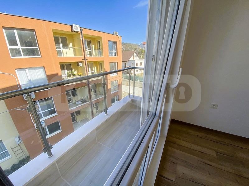 Продава се Двустаен апартамент в Варна, м-т Пчелина - 57 кв.м за 1720 €/кв.м - Снимка #3