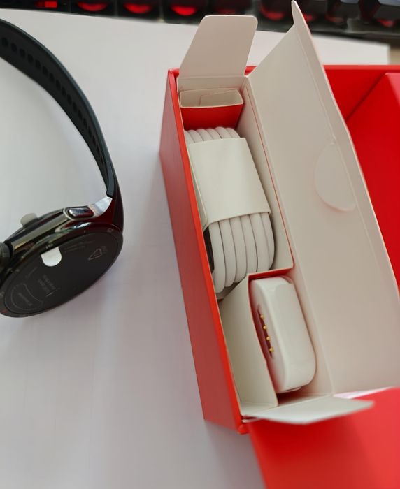 Oneplus Watch 3 Obsidian Titanium 46mm - в гаранция + подарък