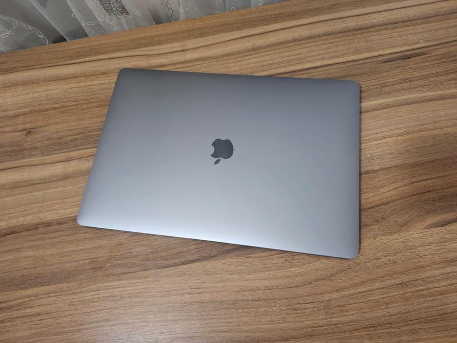 Macbook Pro 16 диагональ
