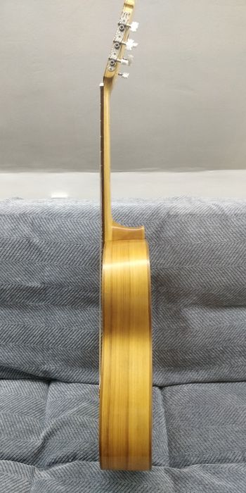 Продам мастеровую гитару