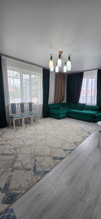 продается просторный дом в районе КСК