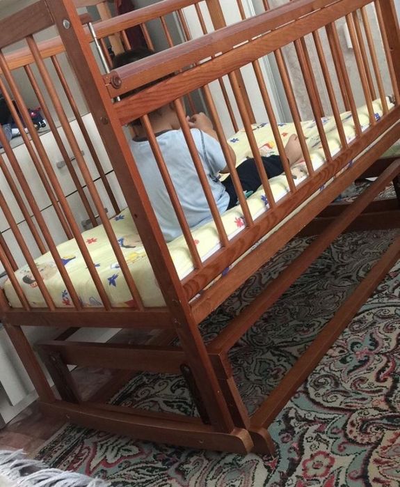 Кровать продам срочно