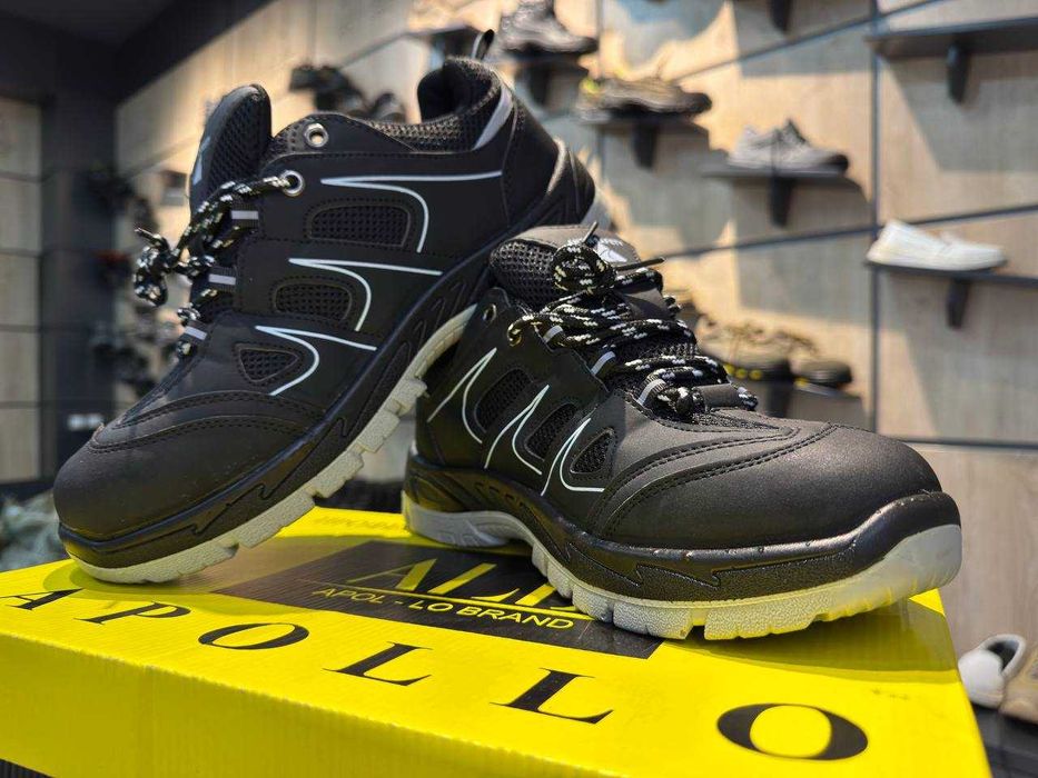 Cпецообувь с меьаллическом подноском с видом треккинговые кроссовки