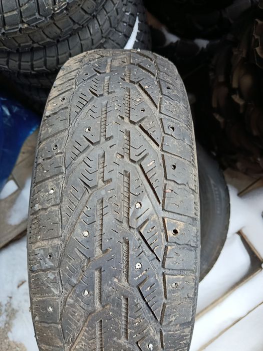 Продам зимнию резину на 15