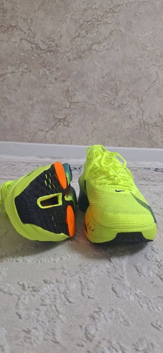 Продам кроссовки Nike Zoom.