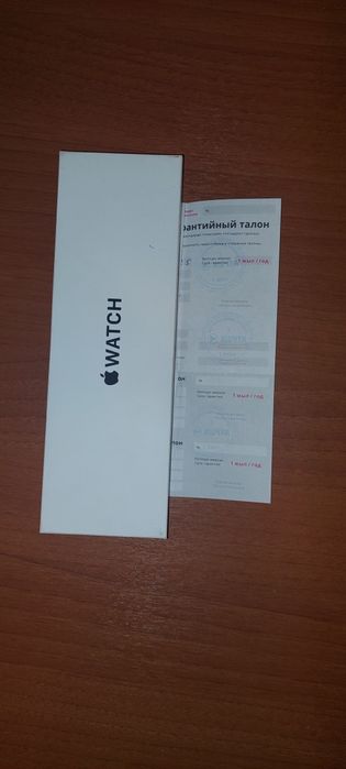 Продам Apple Watch SE