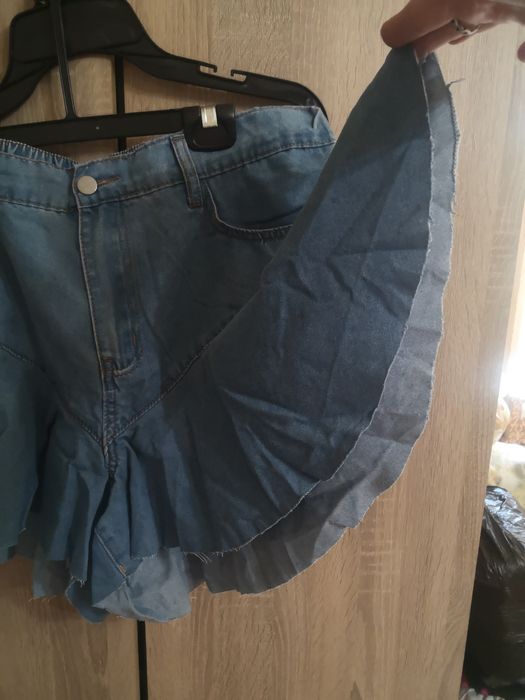 Чисто нови деним панталони, размер XL