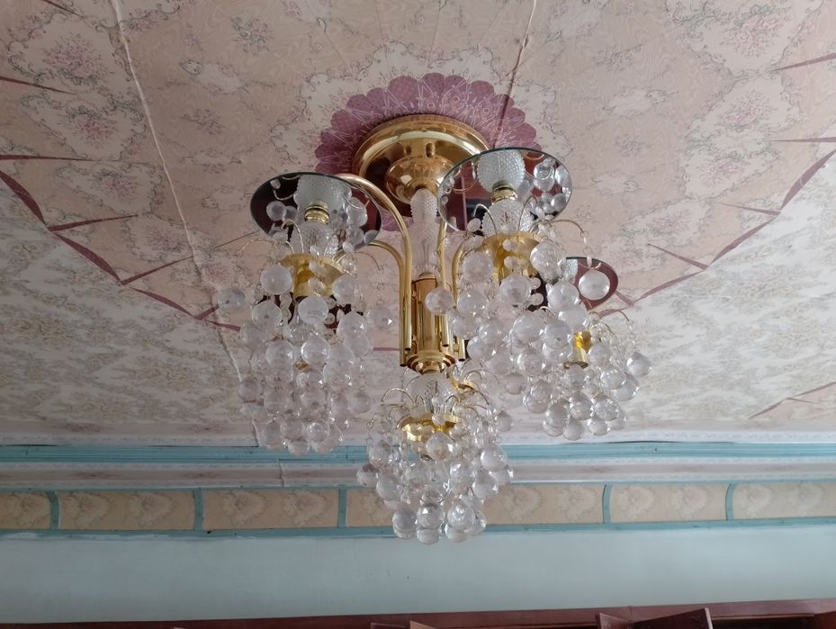 Люстра шести рожковая