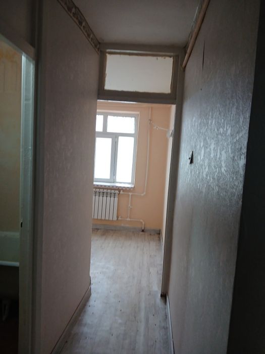 Срочно продаётся 1 комнатная квартира 1 микрорайоне на 1 этажее