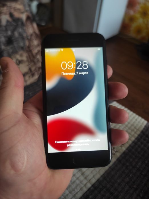 Продам айфон в среднем состоянии!!!