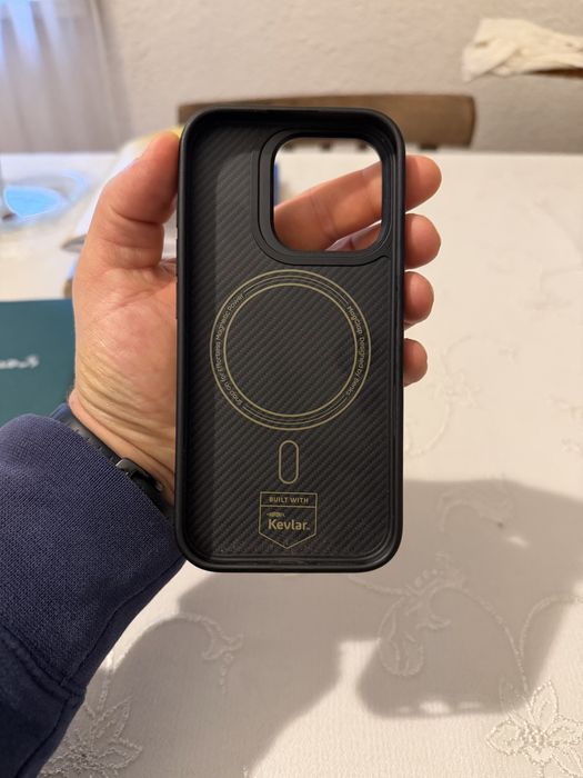 Кейс Benks за iphone 16 pro
