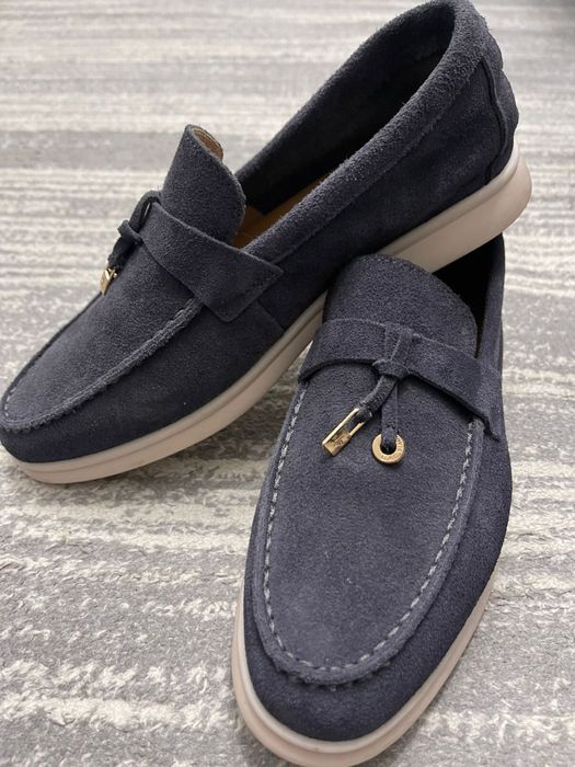 Продам лоферы 38 размер одевала один раз