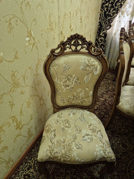 Оригинал. Дубайский стол. 12 стульев. Качество супер. Дерево дуб.