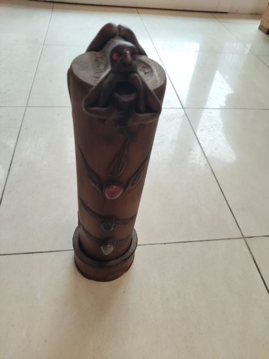 Дървен свещник в много добро състояние