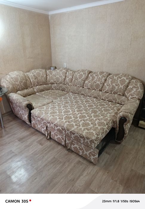 Продам диван угловой