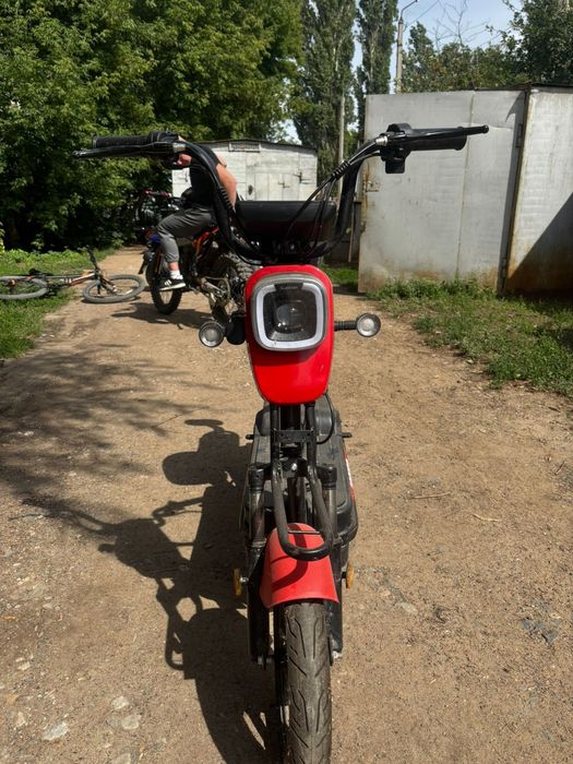 Электроскутер в хорошем состоянии