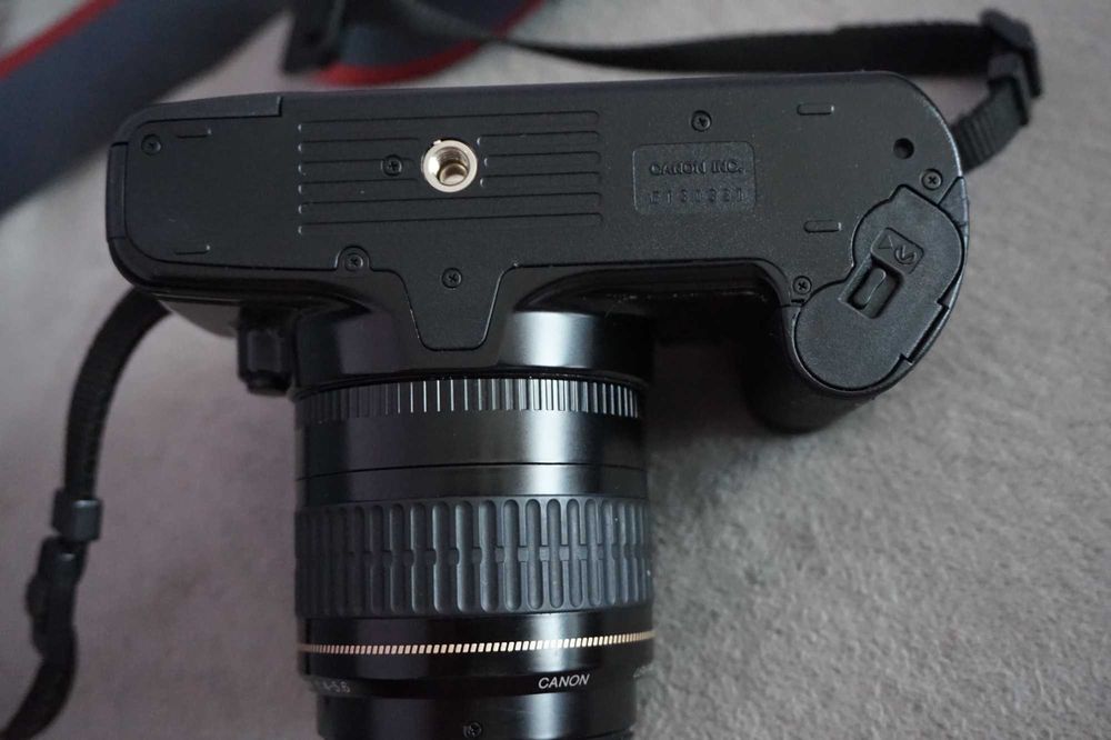 CANON eos 500  , in stare foarte buna
