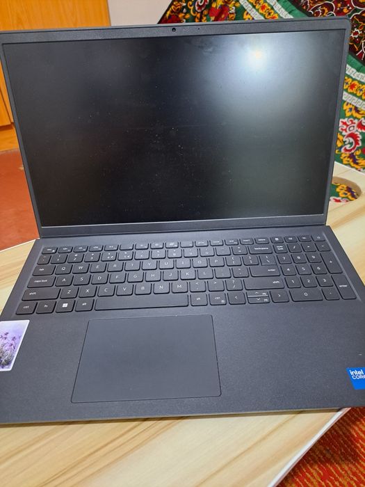 Dell Core i3 8/512